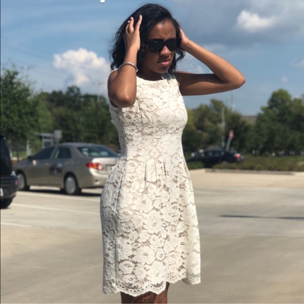 Vince Camuto Sleeveless Pleated Lace Dress Ivory Size 4